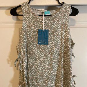 Brand New Market and Spruce Casual Top